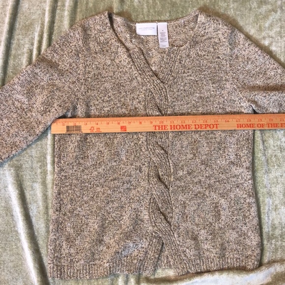 Liz Claiborne Sweater size Medium - Picture 6 of 8